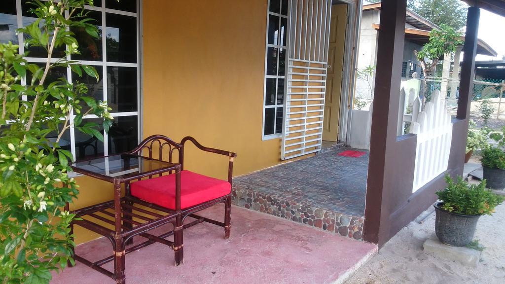 Arina'S Homestay Kampung Kuala Besut ภายนอก รูปภาพ
